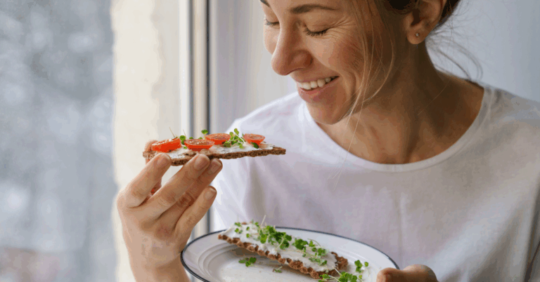 Γυναίκα με PCOS που προετοιμάζεται για εγκυμοσύνη με υγιεινή διατροφή
